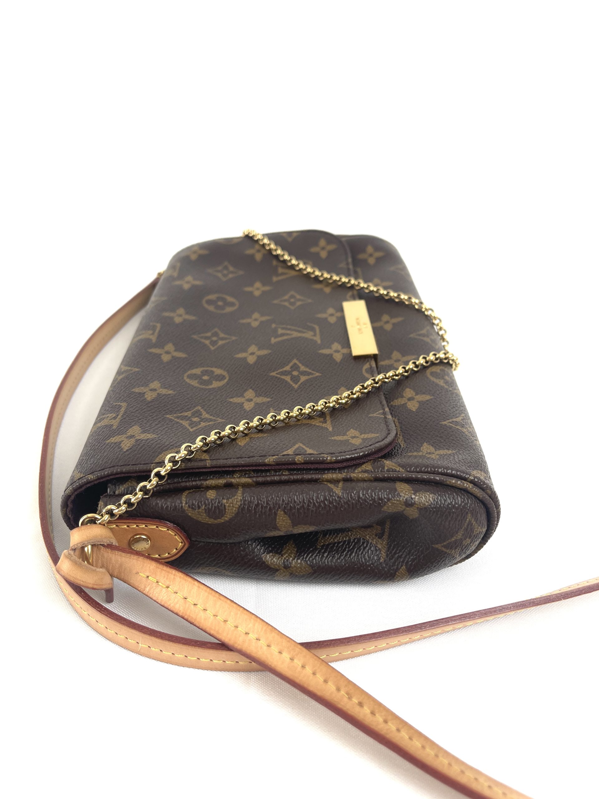 Louis Vuitton Favorite MM Review - Curls and Contours  Louis vuitton bag, Louis  vuitton purse, Louis vuitton favorite mm