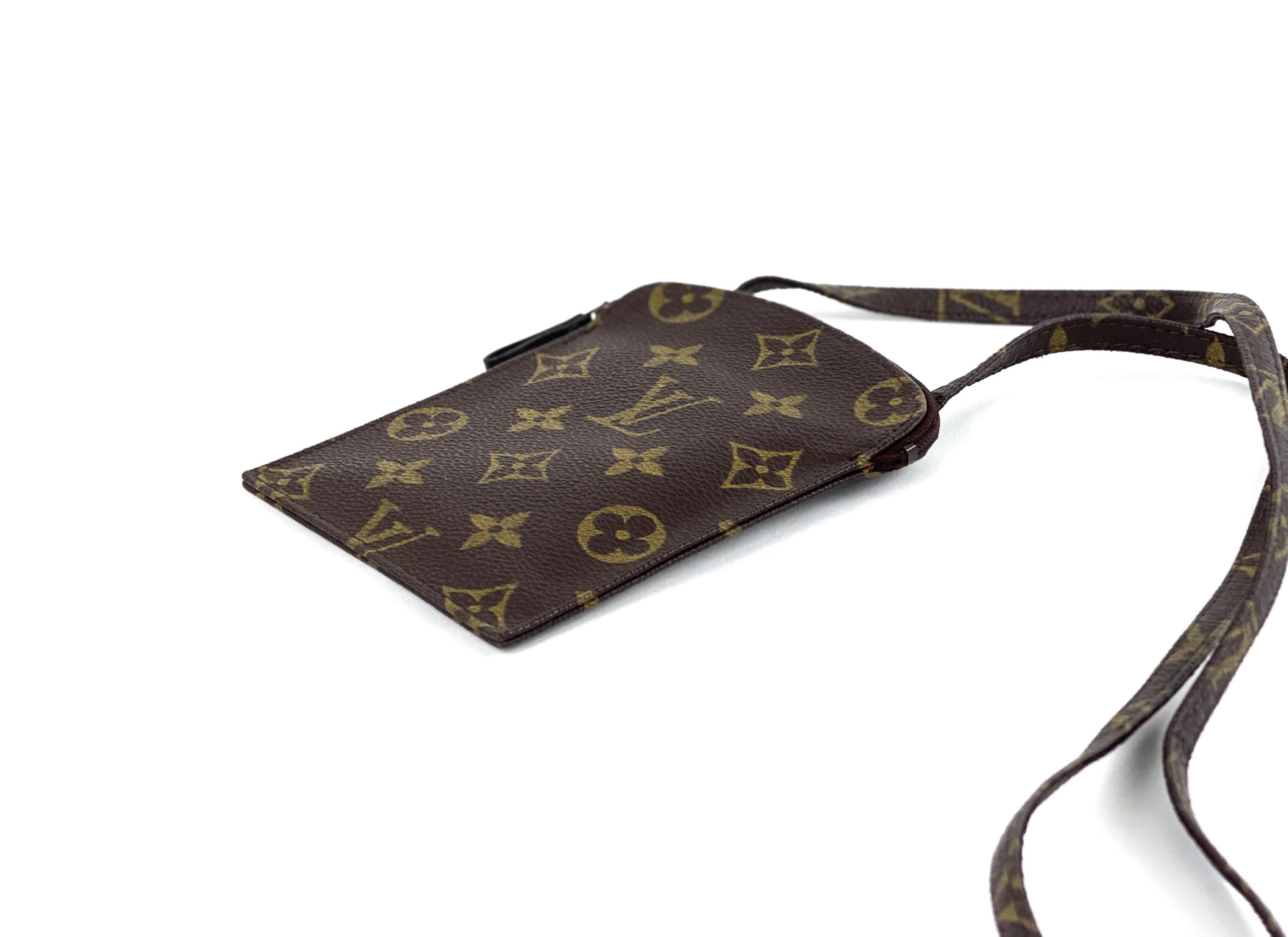 Louis Vuitton Pochette Secret passport holder – Iconics Preloved