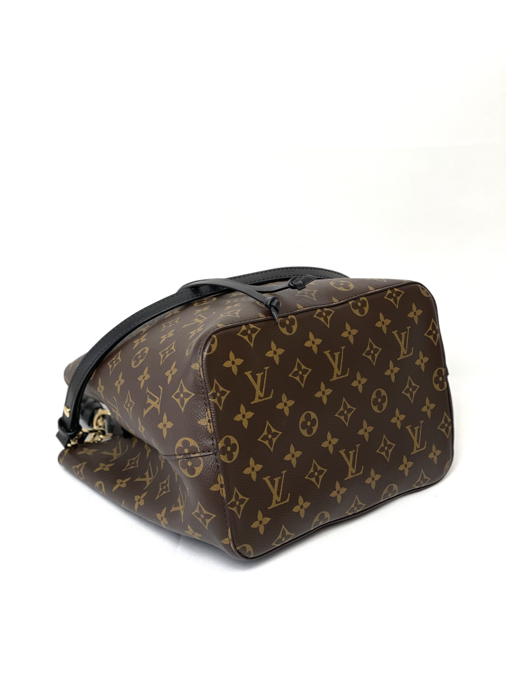 Lv NeoNoe Monogram Noir Comes with dust bag, copy of the receipt, two grey  custom made inserts and custom made Non LV Braided Handle Bag is…