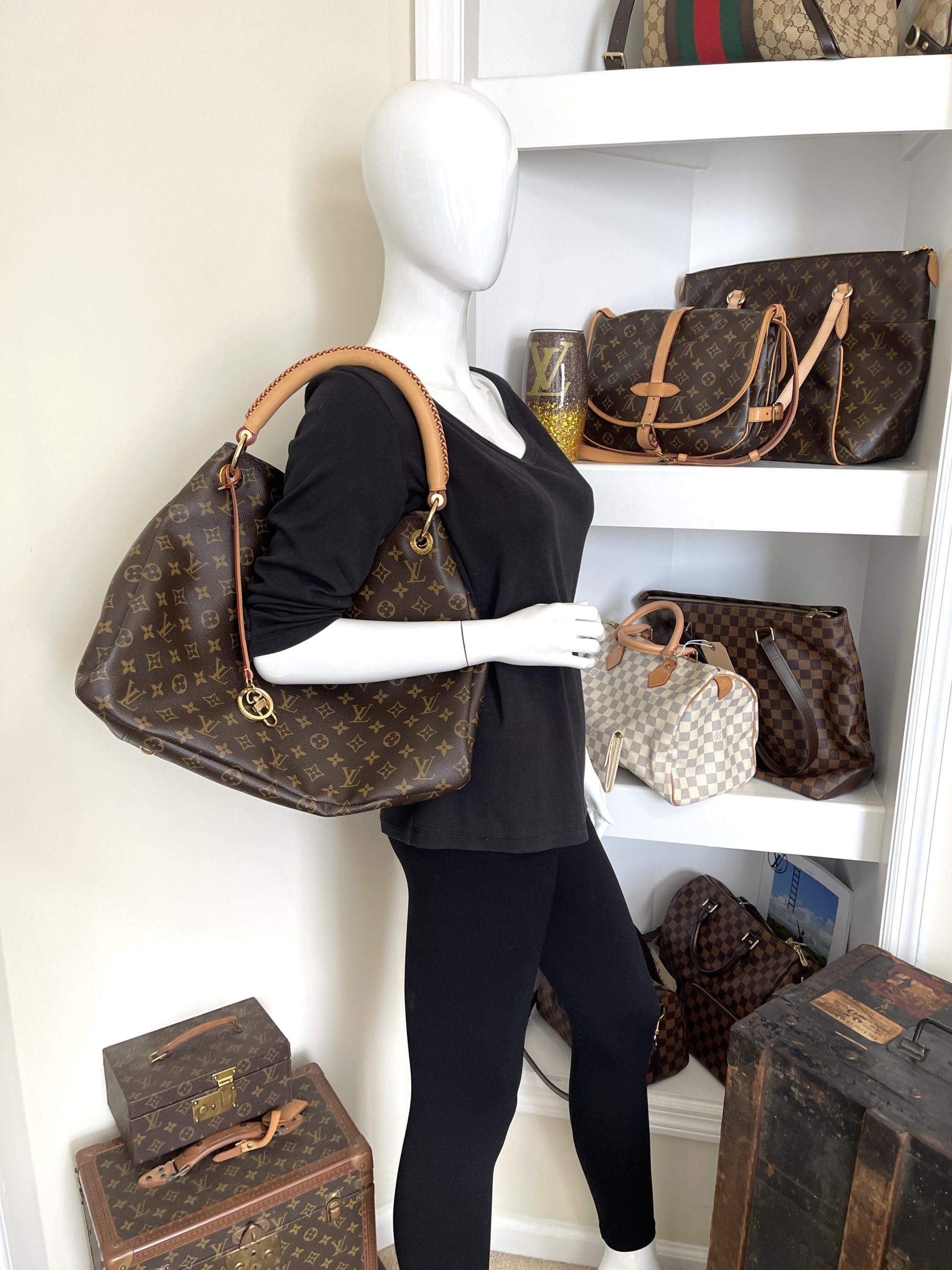 Louis Vuitton 2010 Pre-owned Monogram Artsy mm Handbag - Brown