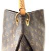 Louis Vuitton Monogram Artsy MM Hobo 18