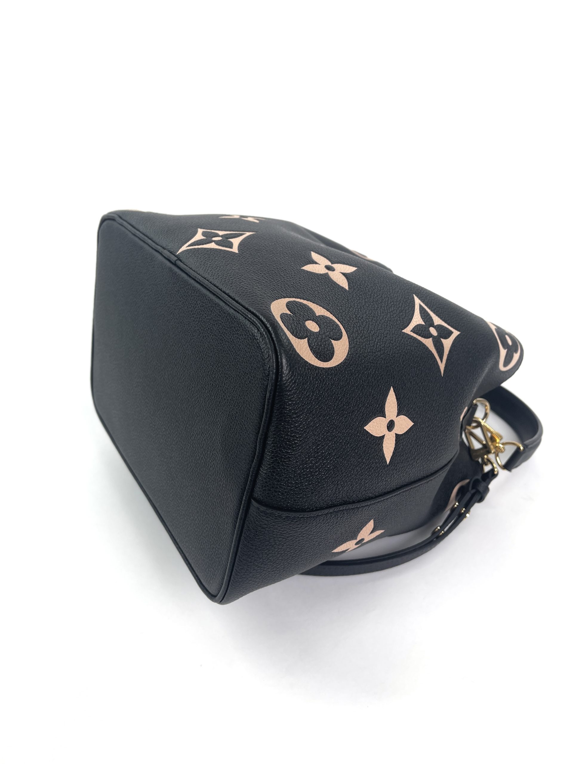 The Beautiful Neo Noe Club~  Louis vuitton bags prices, Black louis vuitton  bag, Chanel bag prices