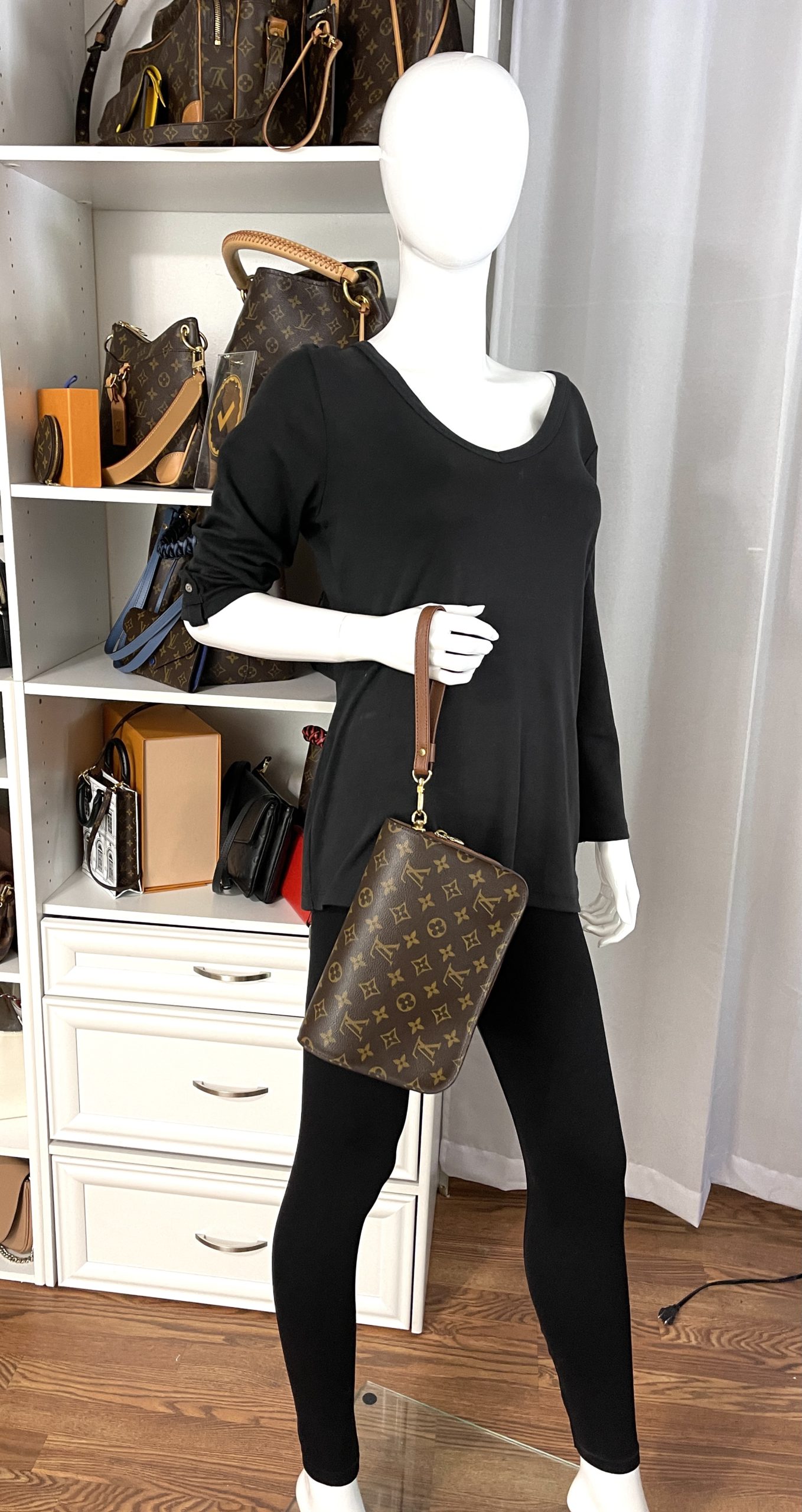Louis Vuitton Monogram Canvas Orsay Clutch Bag - Yoogi's Closet