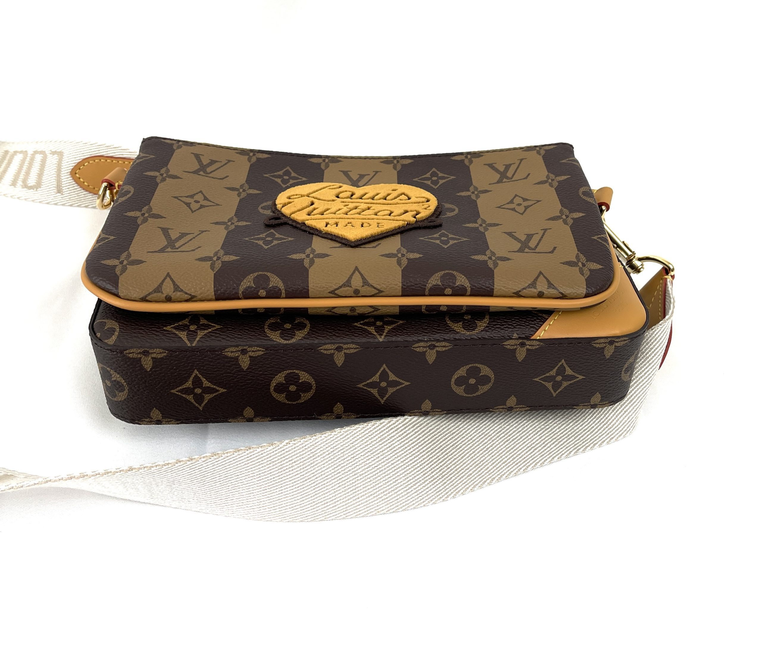 Louis Vuitton, Bags, Louis Vuitton Nigo e Sling Bag Limited Edition  Giant Damier And Monogram C