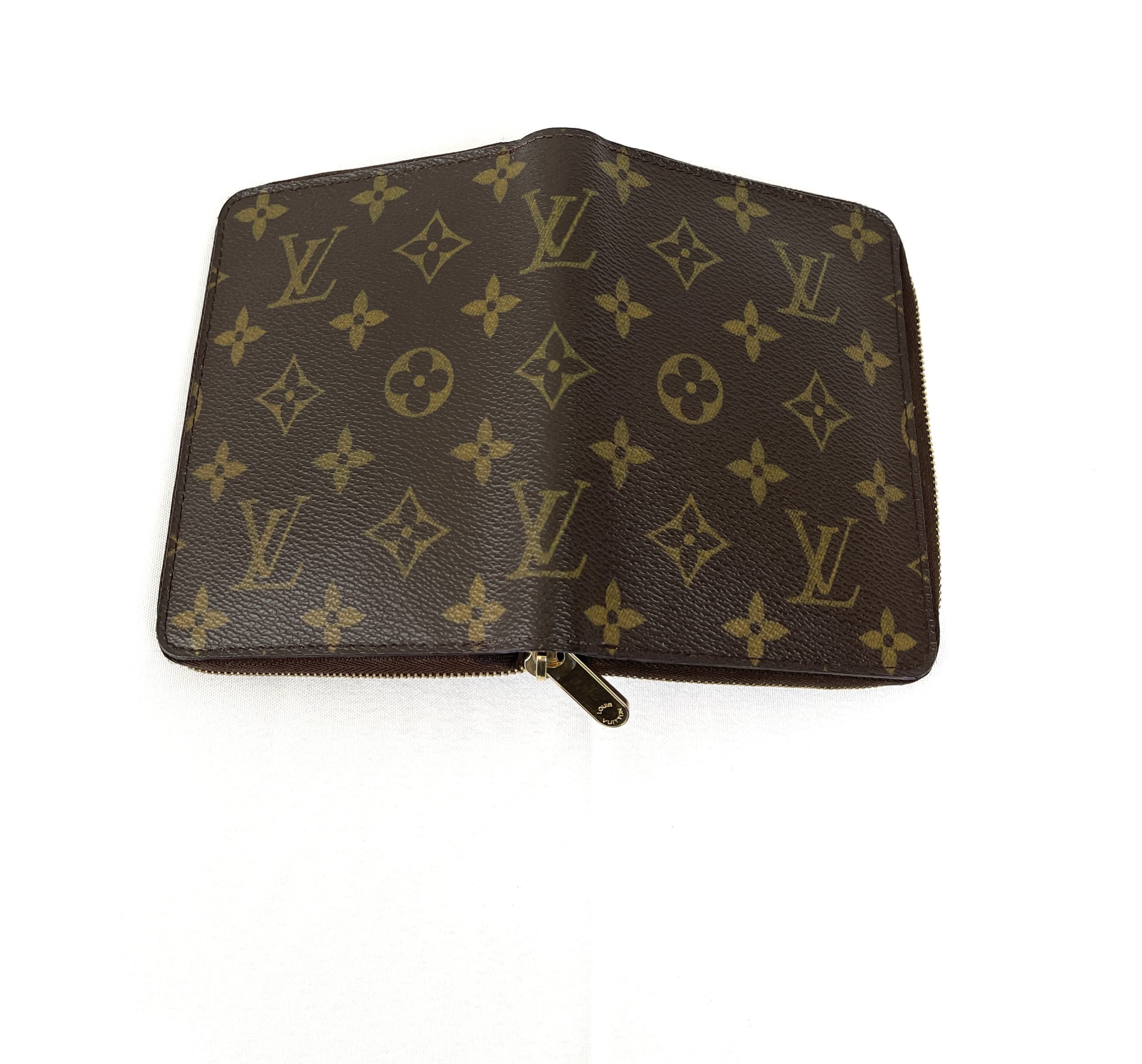 Louis Vuitton Fawn Epi Leather Passport Holder Wallet - Yoogi's Closet