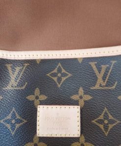 Louis Vuitton Monogram Saumur 30 Messenger