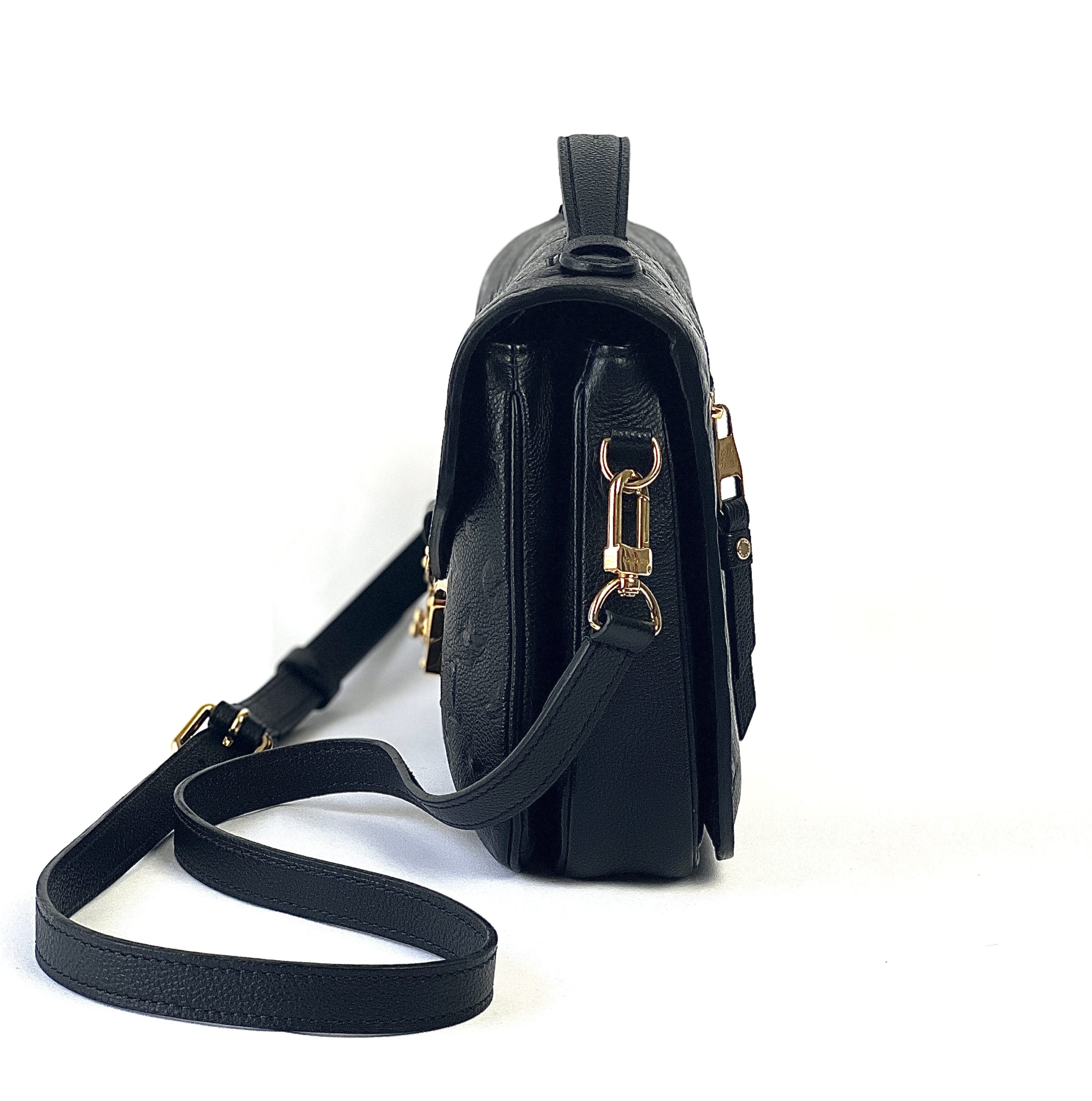 Louis Vuitton Pochette Black - 152 For Sale on 1stDibs  black pochette  bag, lv pouch black, pochette louis vuitton black