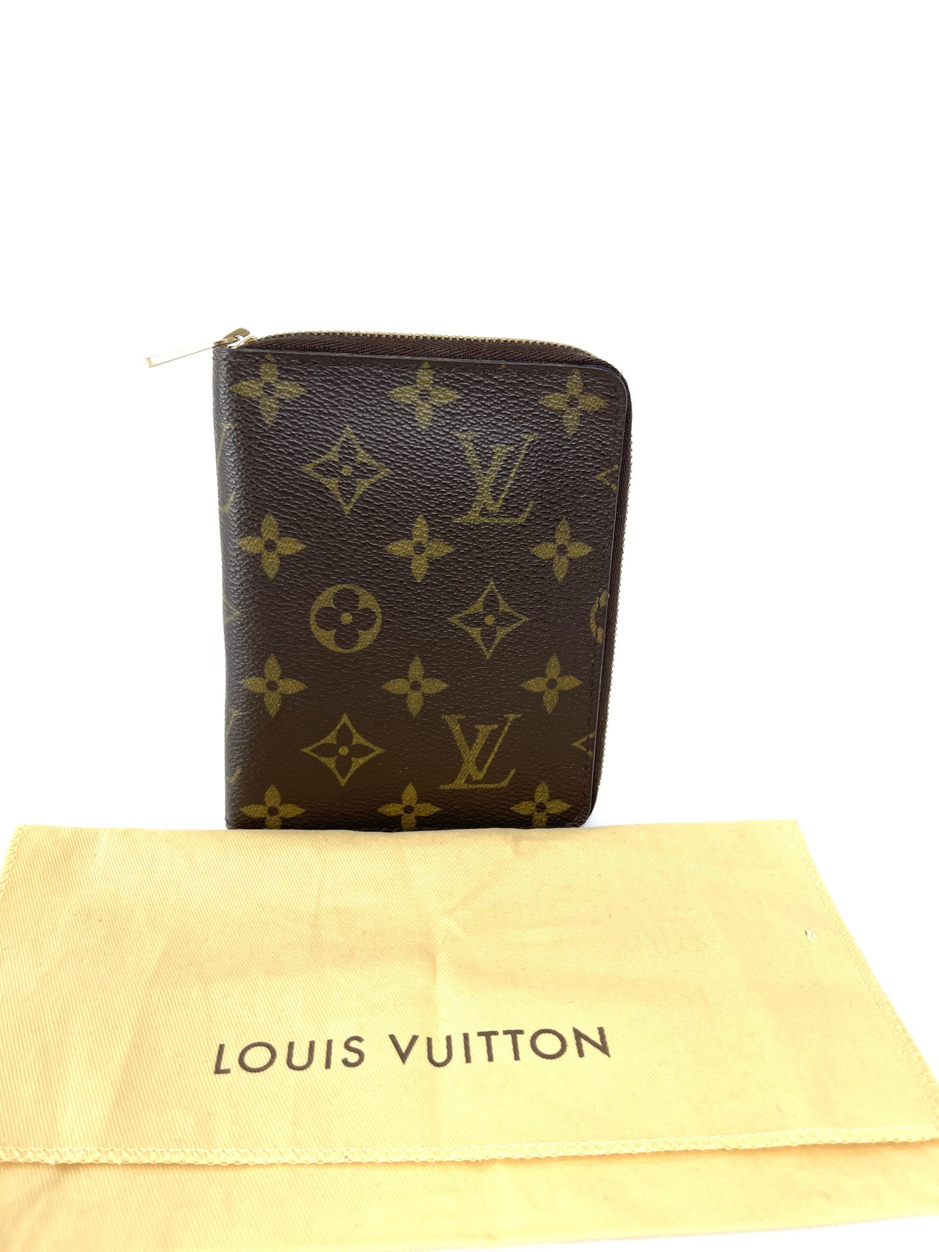 louis vuitton passport holder how to use