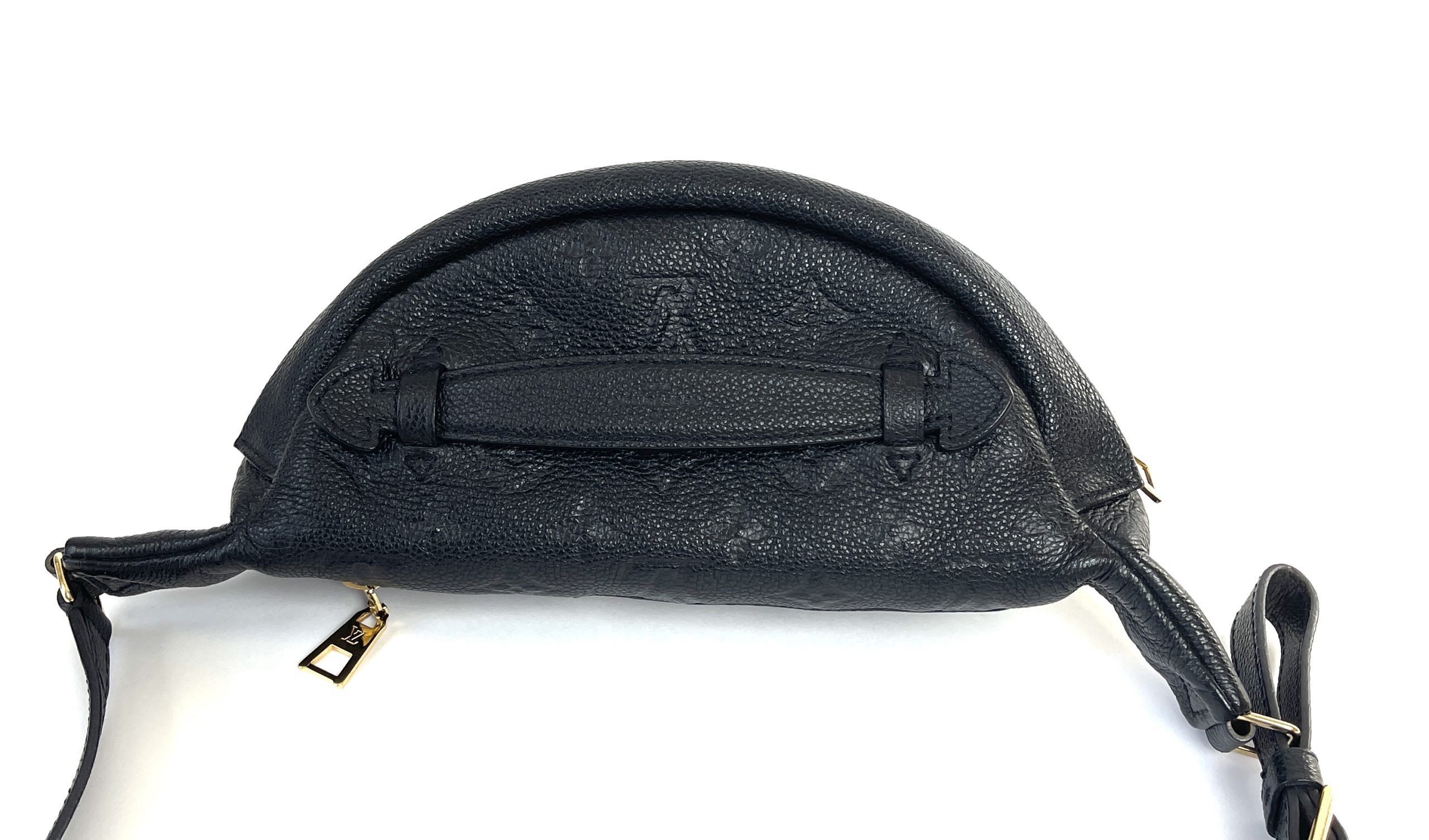 Leather belt bag Louis Vuitton Black in Leather - 29591676