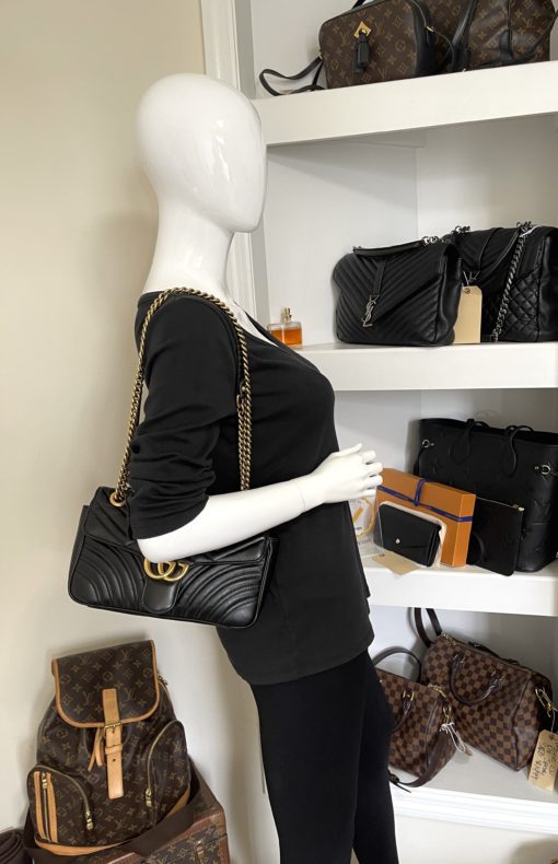Gucci Calfskin Matelasse Small GG Marmont Shoulder Bag Black w mannequin