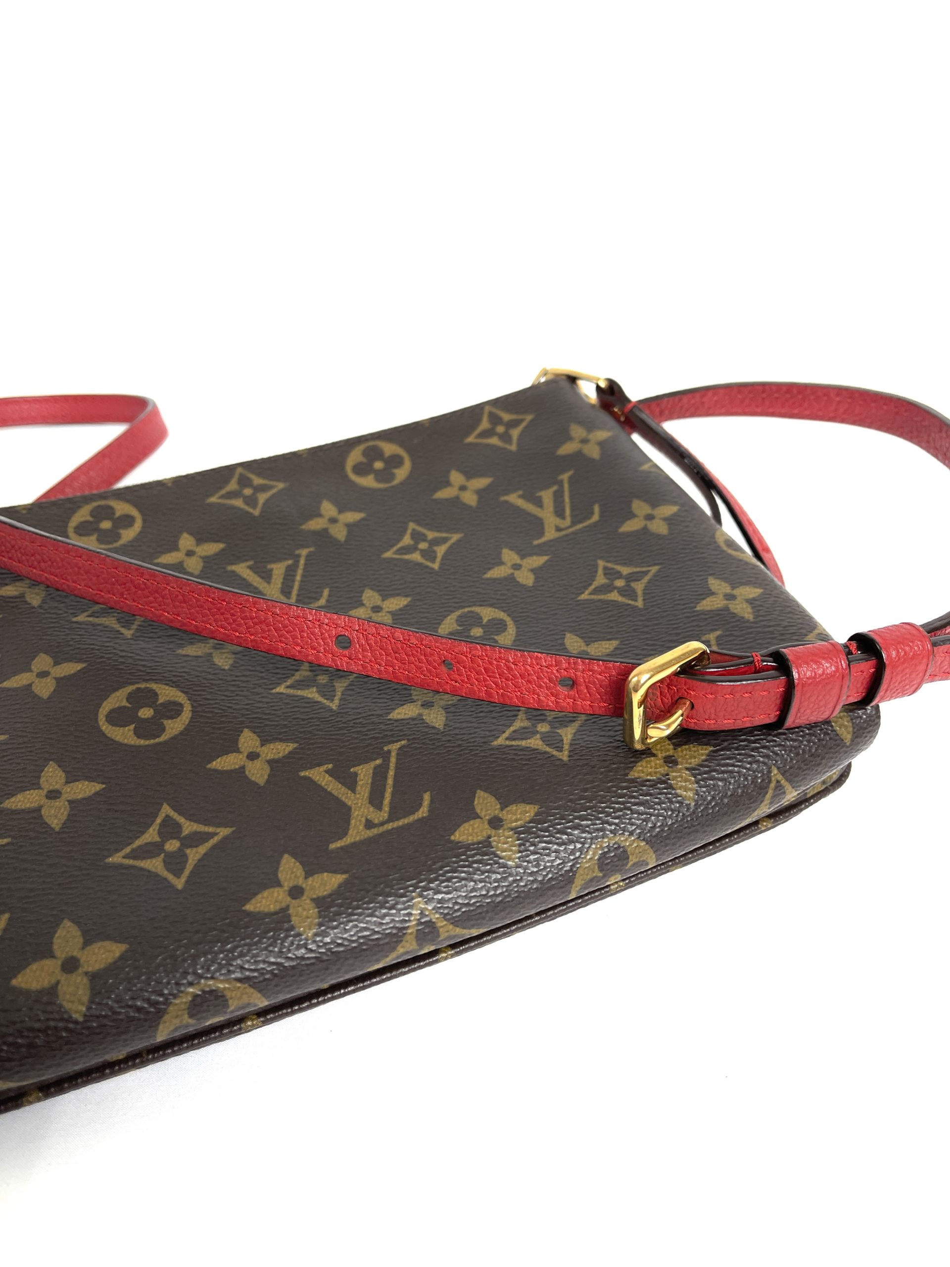 Louis Vuitton Twinset in Red, shoulder strap in leather, more