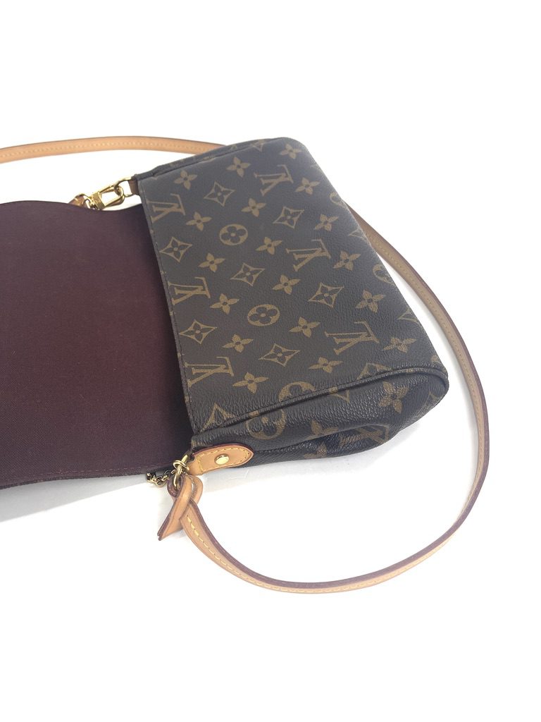 Authentic Louis Vuitton Favorite MM Shoulder/Crossbody Bag-Monogram-Hard To  Find