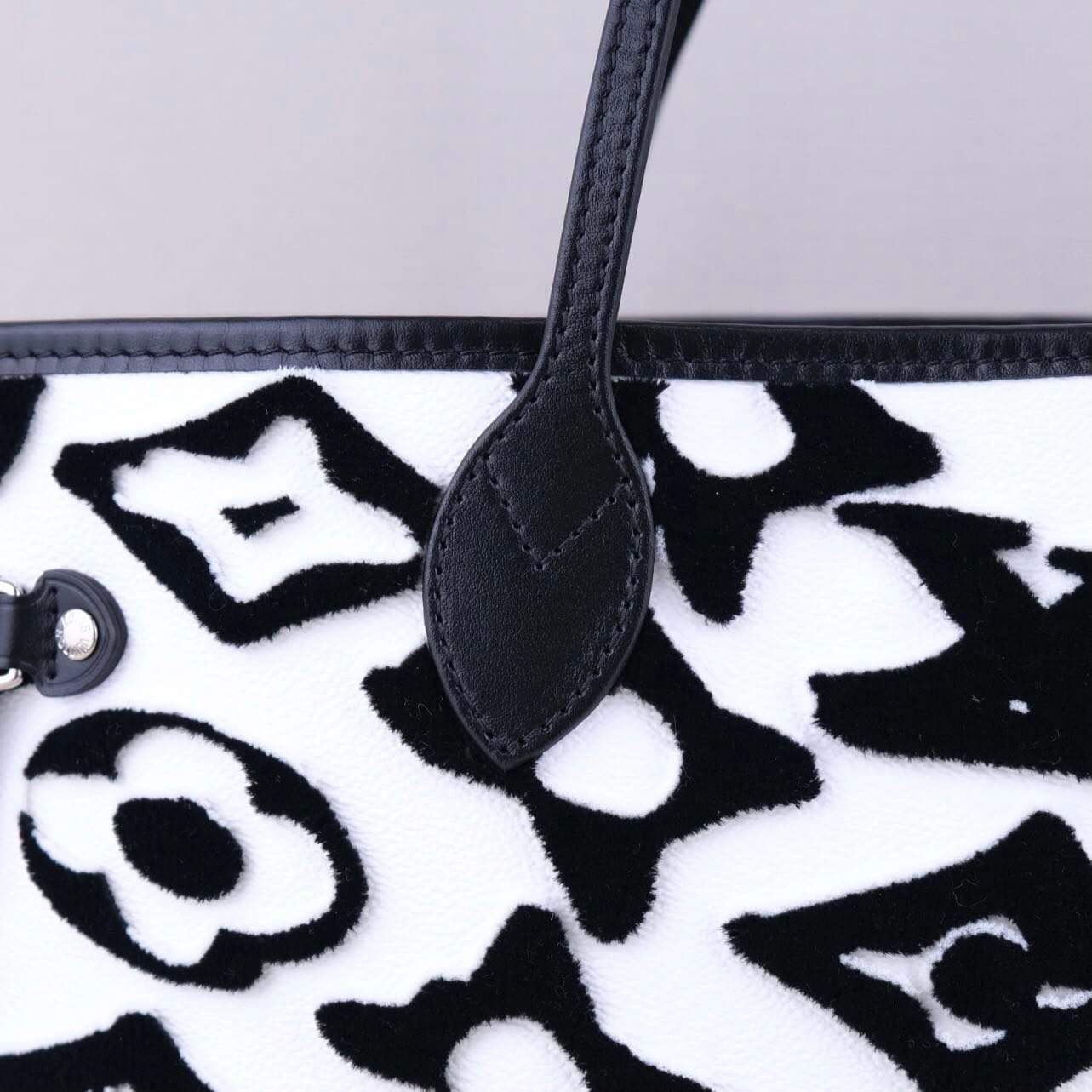 Louis Vuitton Neverfull MM Black White Giant Flower Monogram Bag Urs  Fischer LVx