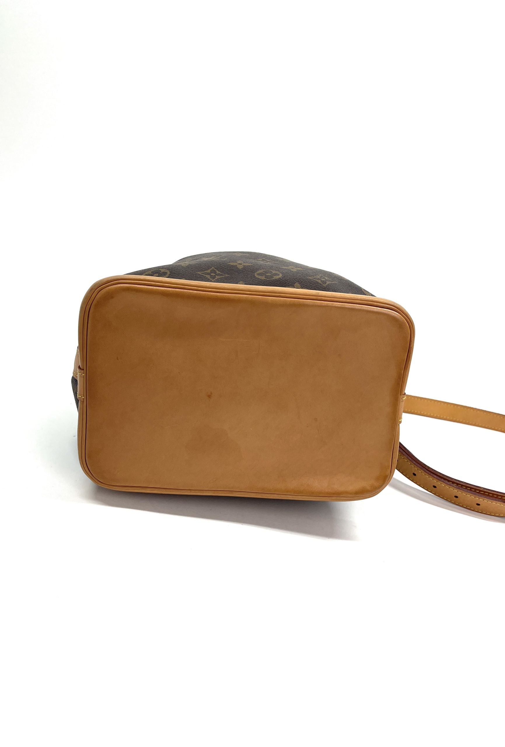 Néonoé bb leather crossbody bag Louis Vuitton Beige in Leather