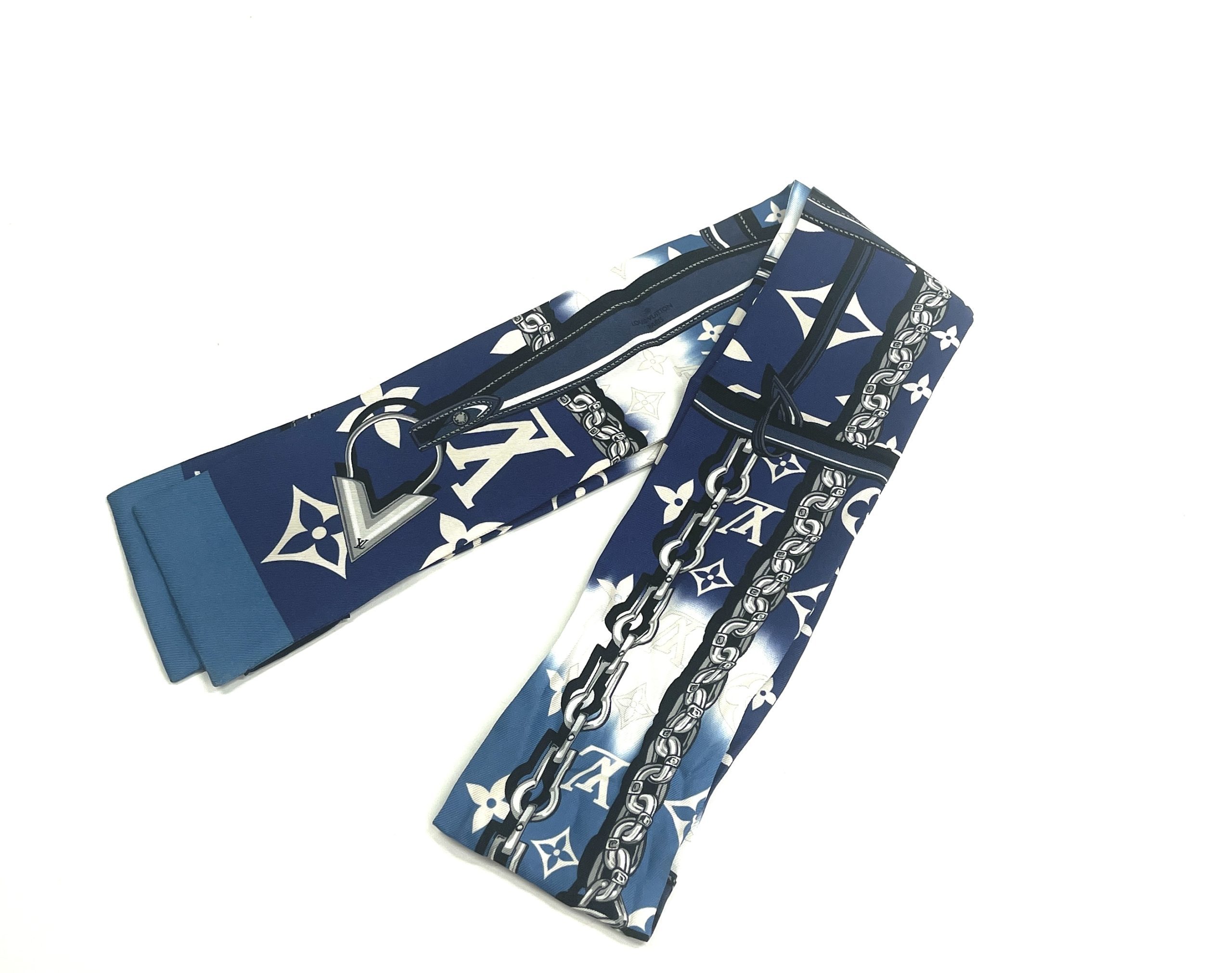 Products by Louis Vuitton: LV Escale Monogram Shawl