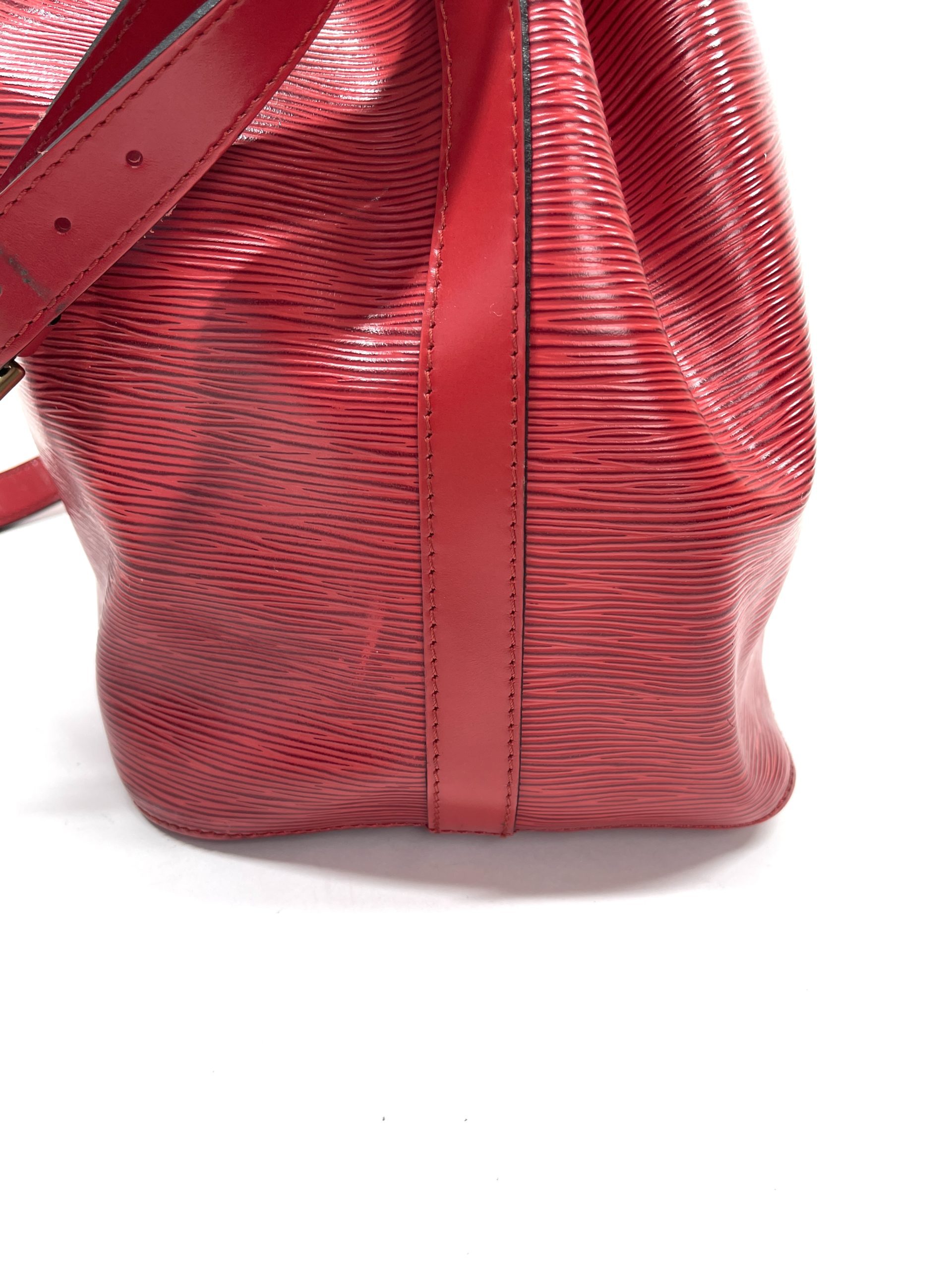 Louis Vuitton Epi Castillian Red Noe Shoulder Bag – Timeless Vintage Company