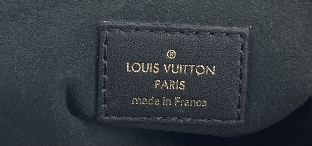 Louis Vuitton Black Monogram Noir Gaia Hobo Bag Lock Artsy 259lvs56