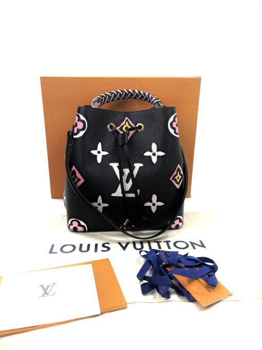 Louis Vuitton Monogram Giant Wild At Heart Neonoe MM Black 3