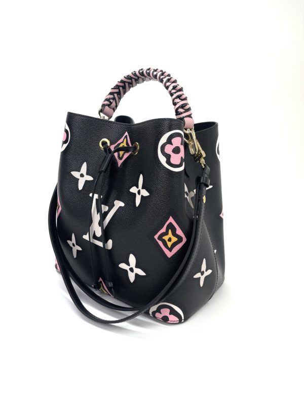 Louis Vuitton Neo Noe MM Black Bucket Bag Wild at Heart Giant Monogram Pink
