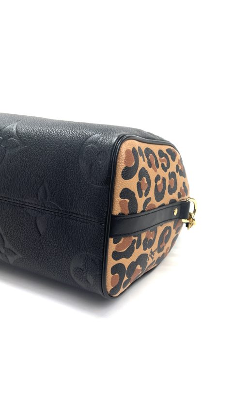 Louis Vuitton Limited Edition Wild At Heart Black Speedy 25 Bandouliere 34