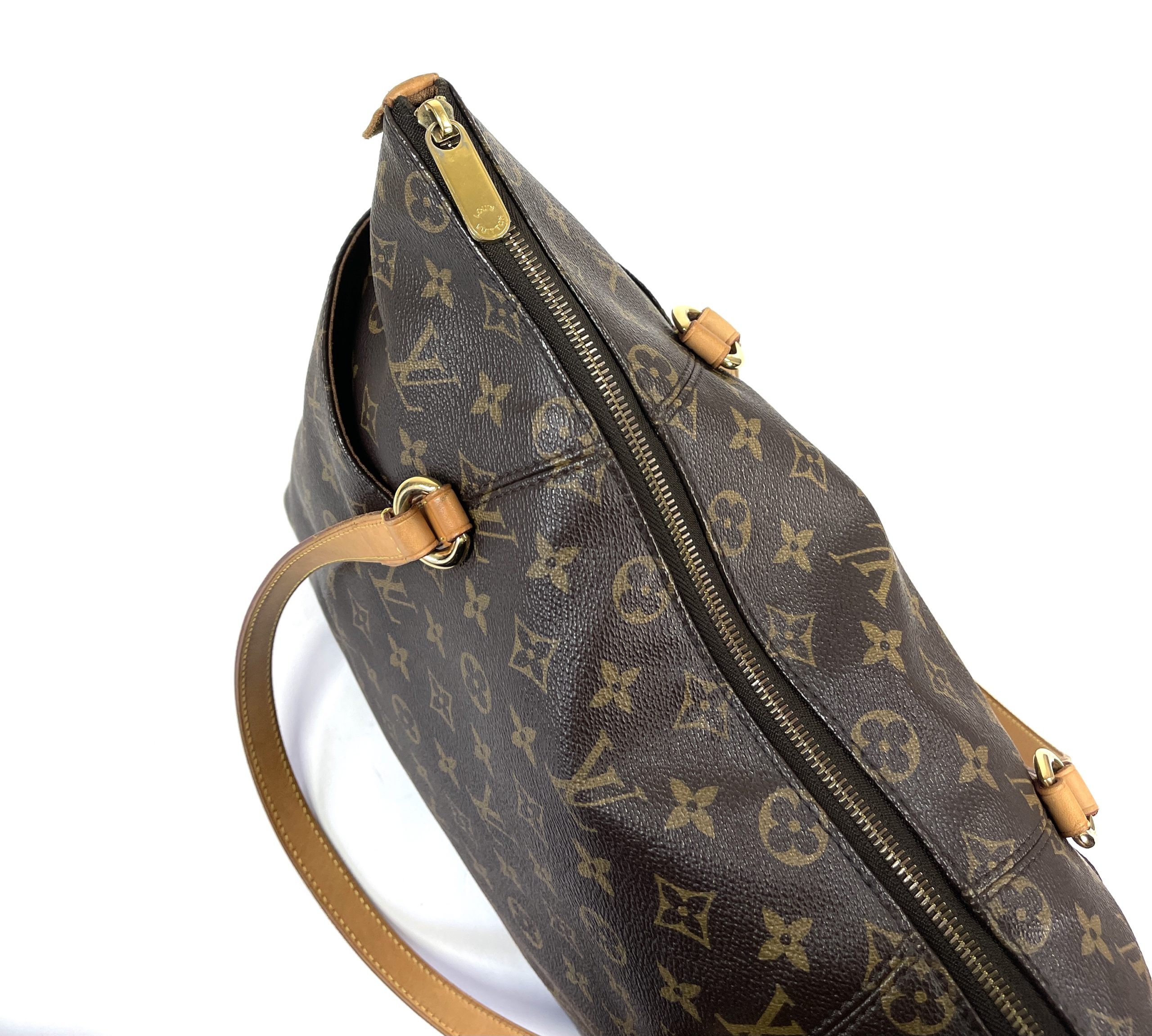 Louis Vuitton Totally MM Monogram Shoulder Tote Handbag (MB2113