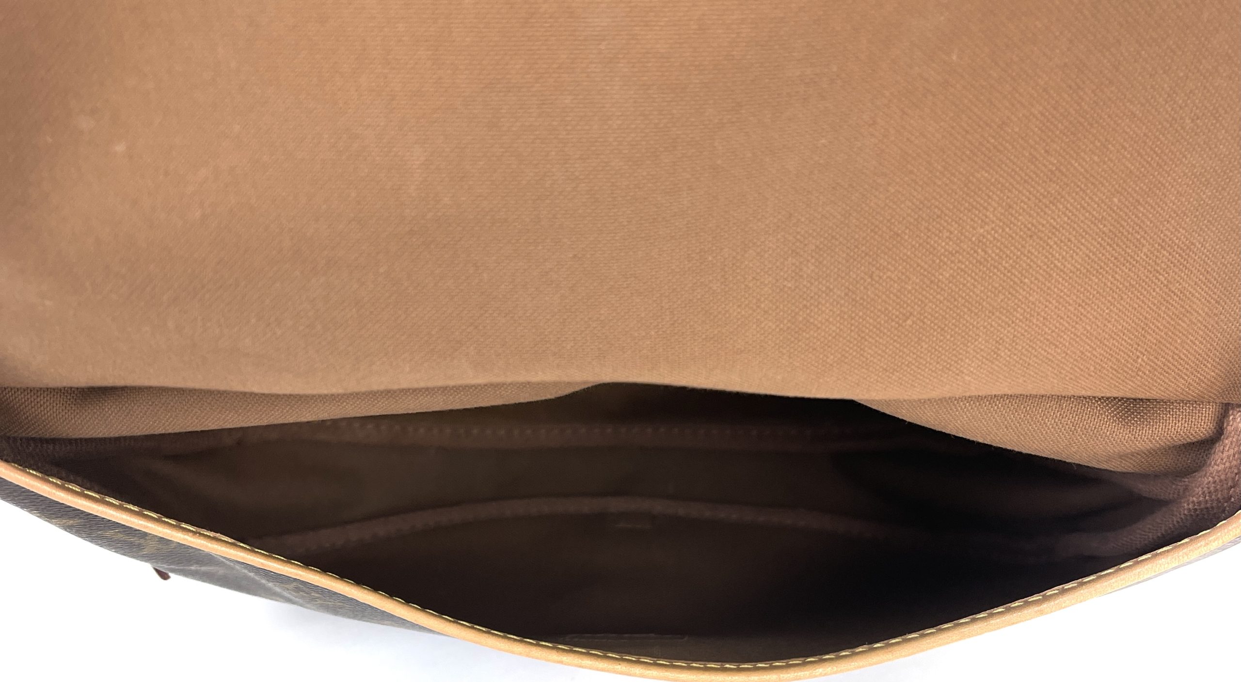 Louis Vuitton Saumur 30 Messenger Bag – If Not Me