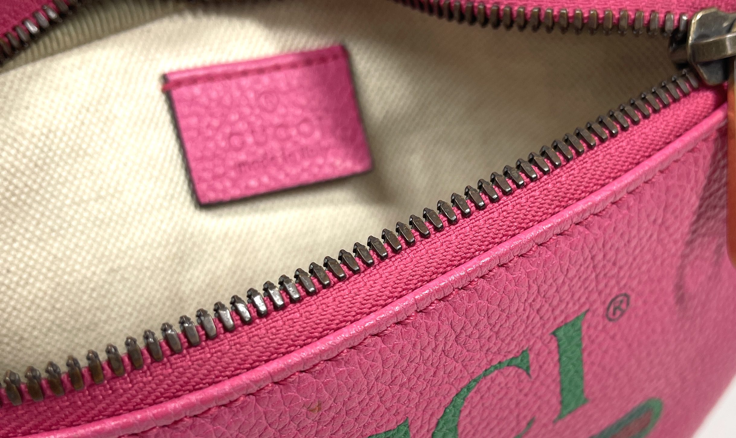 GUCCI Grained Calfskin Small Logo Belt Bag Box Pink Green 1288233
