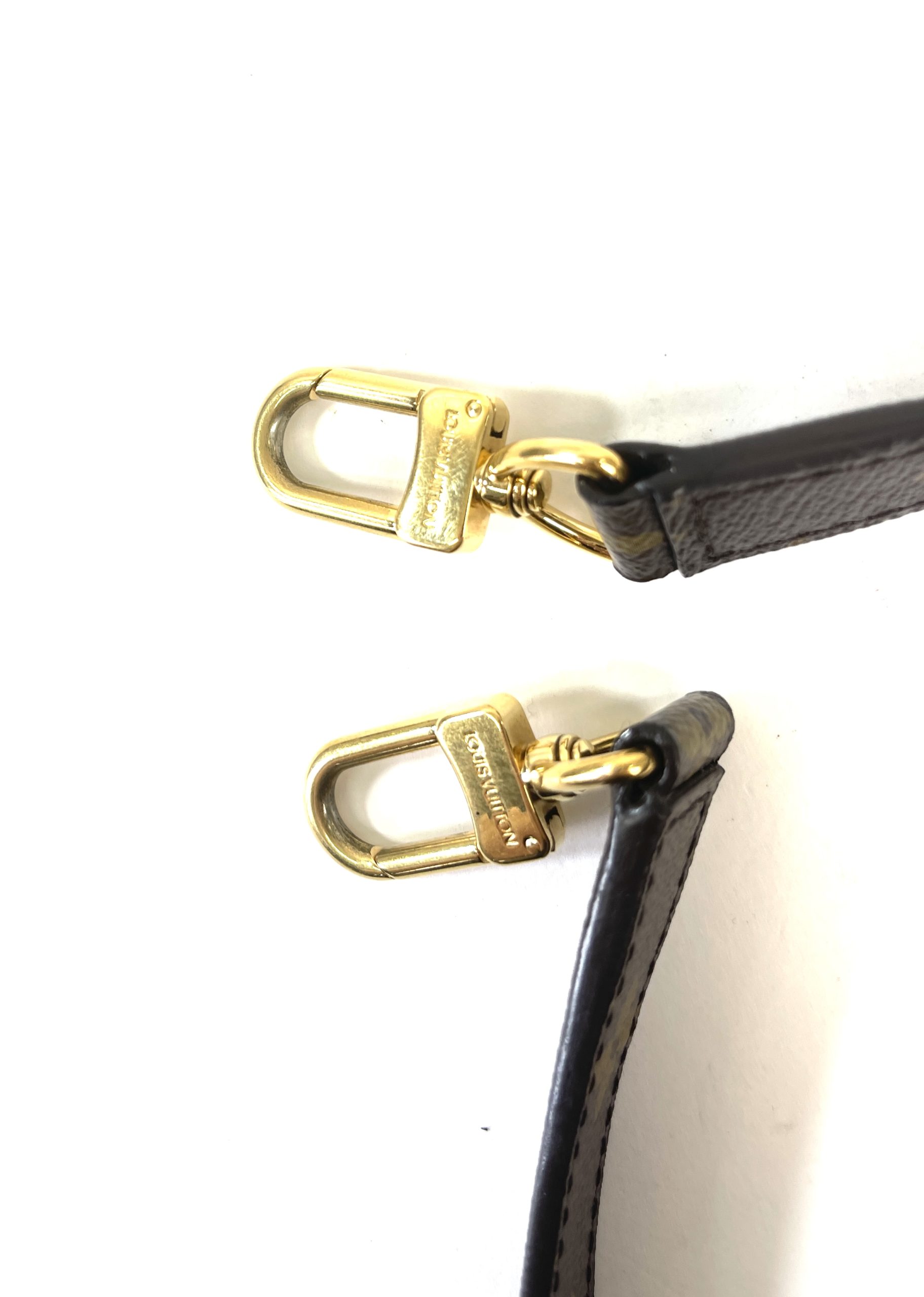 lv shoulder strap replacement