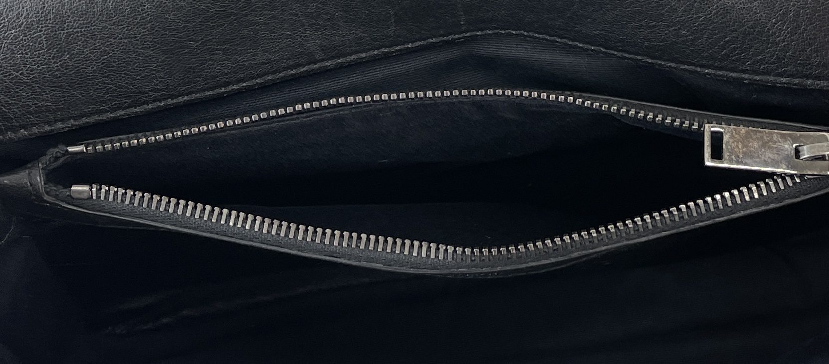 Collége monogramme leather handbag Saint Laurent Black in Leather - 27460780