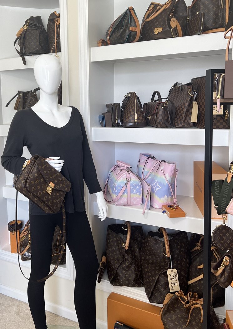Louis Vuitton, Bags, Louis Vuitton Pochette Metis Box And Holiday Bag