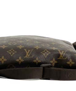 Louis Vuitton Monogram Trotteur Beaubourg Messenger bottom