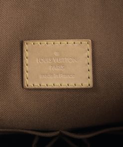 Louis Vuitton Monogram Trotteur Beaubourg Messenger tag