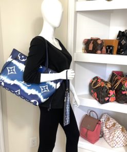 Louis Vuitton Blue Escale Neverfull Bag and Pouch Set w mannequin