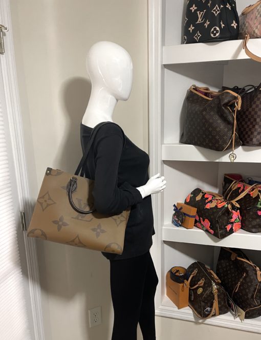 Louis Vuitton Reverse Monogram Onthego MM Tote with mannequin