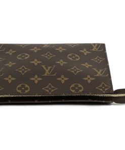 Louis Vuitton Toiletry 19 Monogram Cosmetic Bag zipper