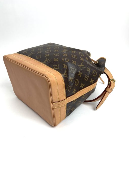 Louis Vuitton Monogram Noe GM Bucket Bag bottom