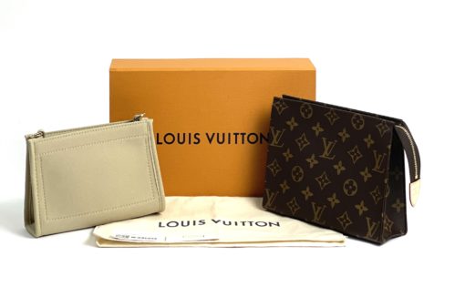 Louis Vuitton Toiletry 19 Monogram Cosmetic Bag w box & dust bag