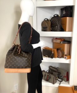 Louis Vuitton Monogram Noe GM Bucket Bag w mannequin