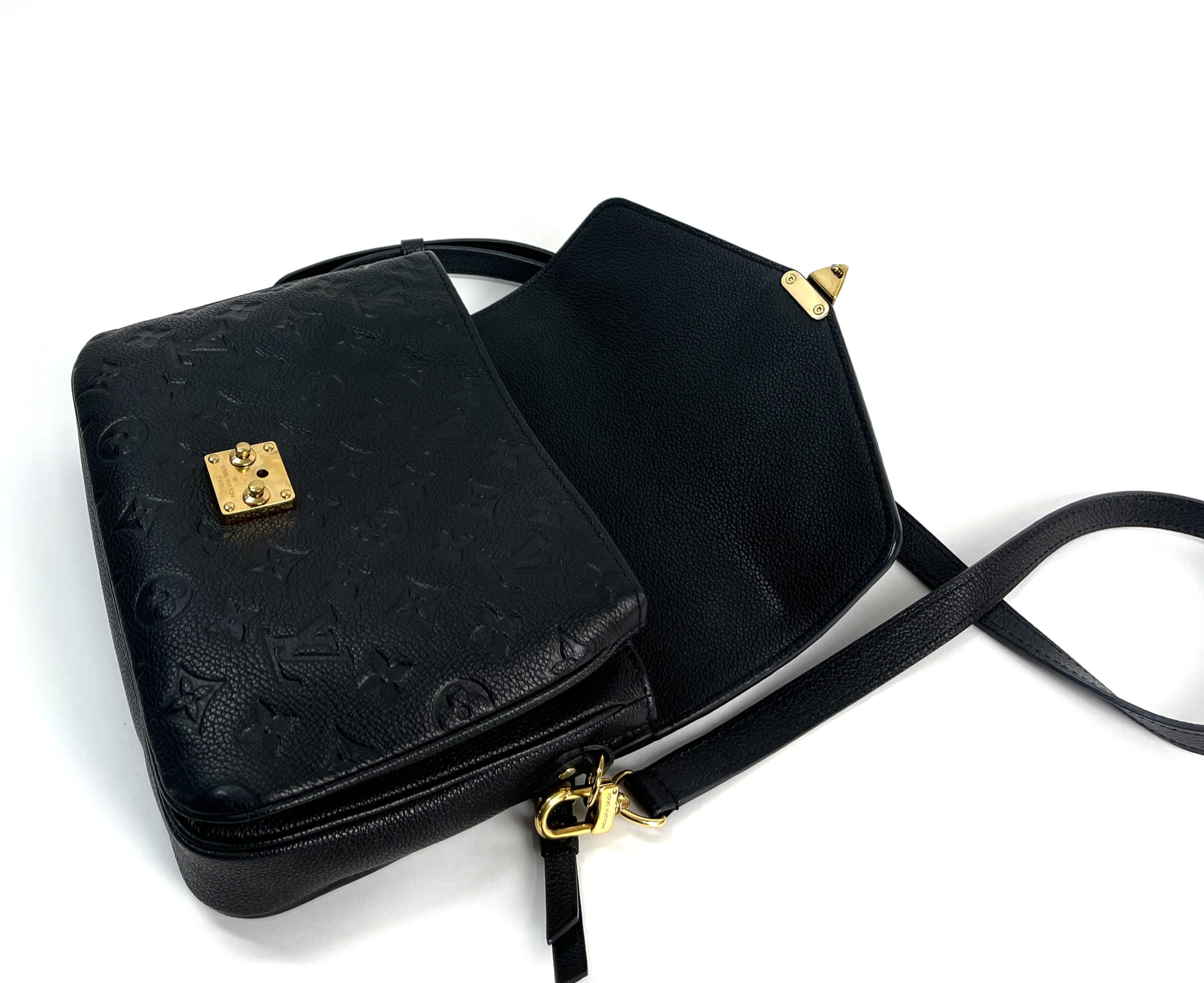Louis Vuitton Pochette Metis Bag Empreinte Leather Black ref.1005638 - Joli  Closet