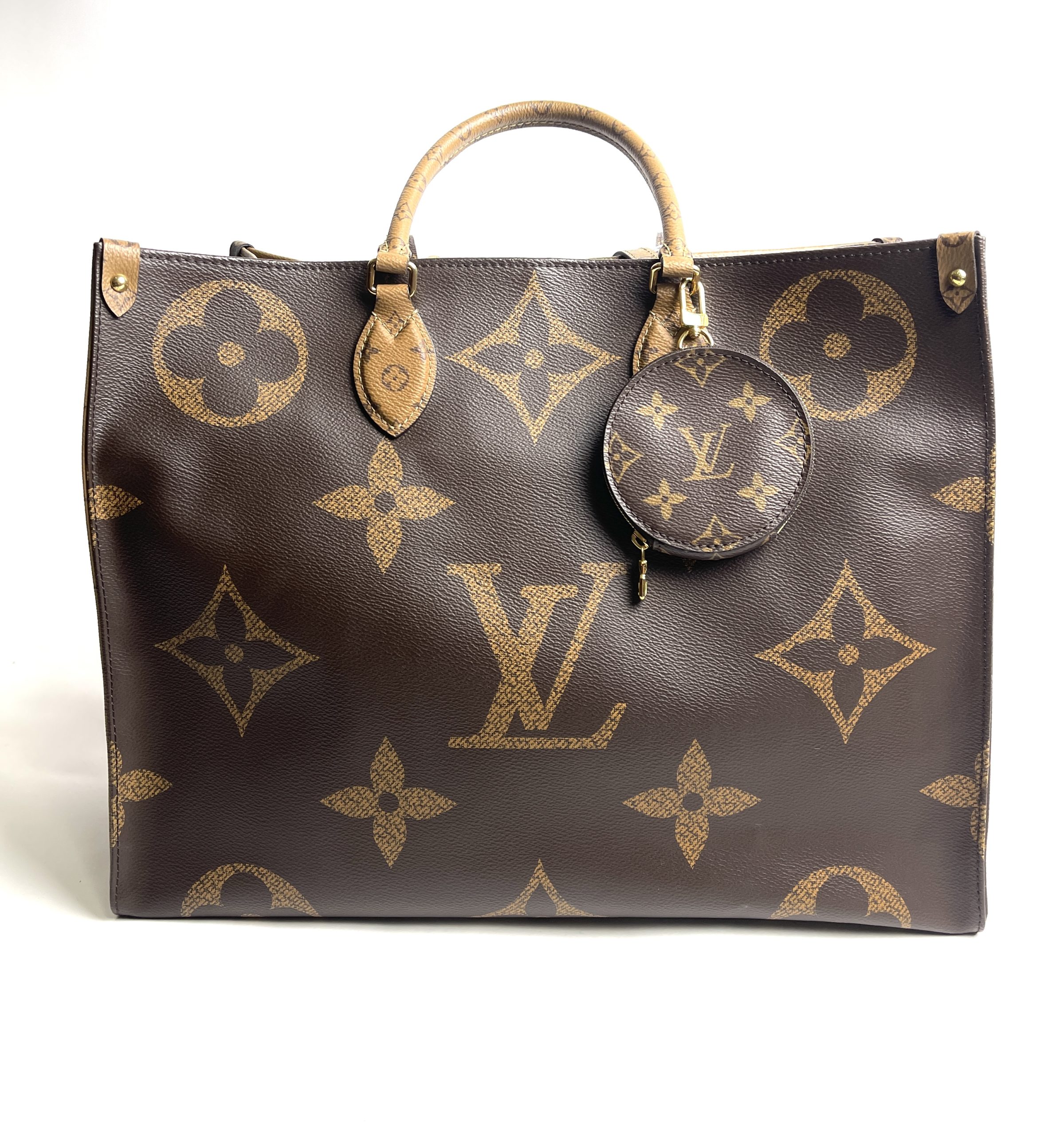 Louis Vuitton Monogram Canvas Reverse Illustre Round Bag Charm and Key  Holder - Yoogi's Closet