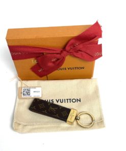 Shop Louis Vuitton MONOGRAM Dragonne Key Holder (M65221) by SpainSol