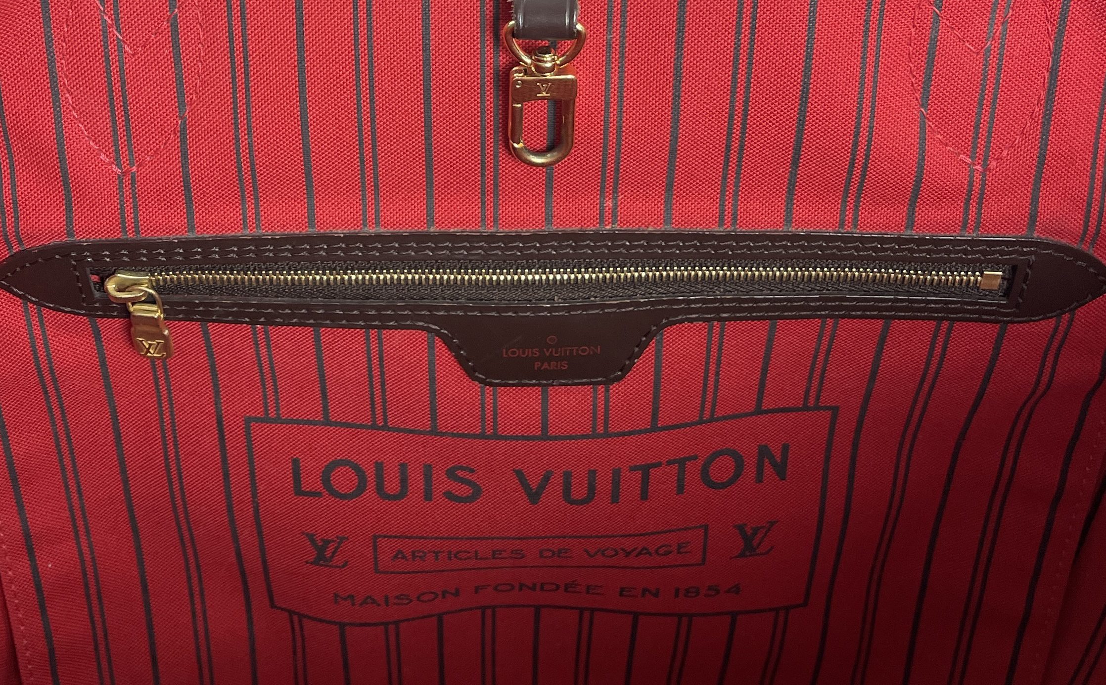 SOLD Louis Vuitton tote MM - medium size LV Neverfull bag Monogram design  Wear on trim/ lining In great condition $1400 bag…