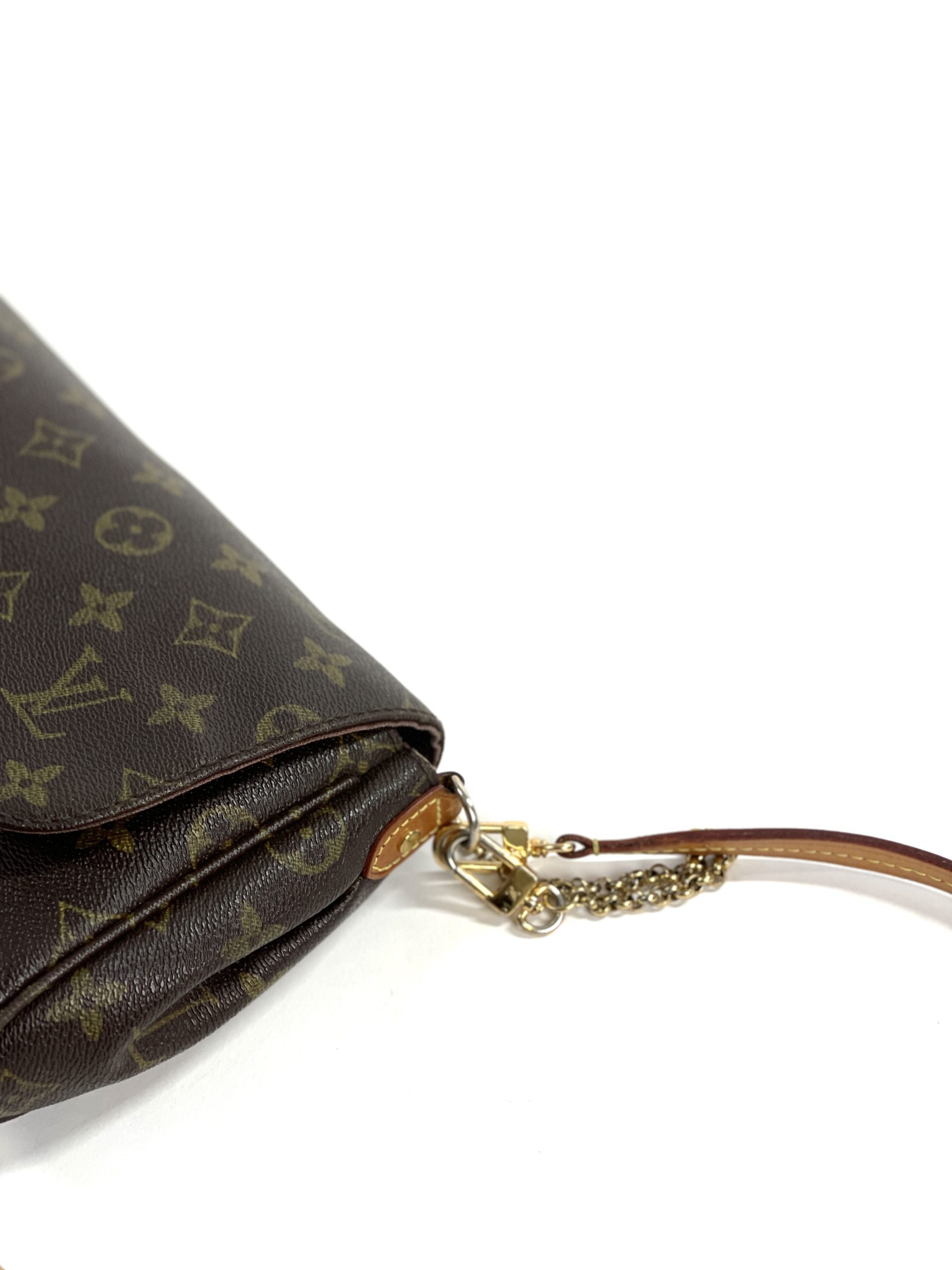 Louis Vuitton clutch chain bag monogram  Vintage louis vuitton handbags, Louis  vuitton handbags prices, Louis vuitton