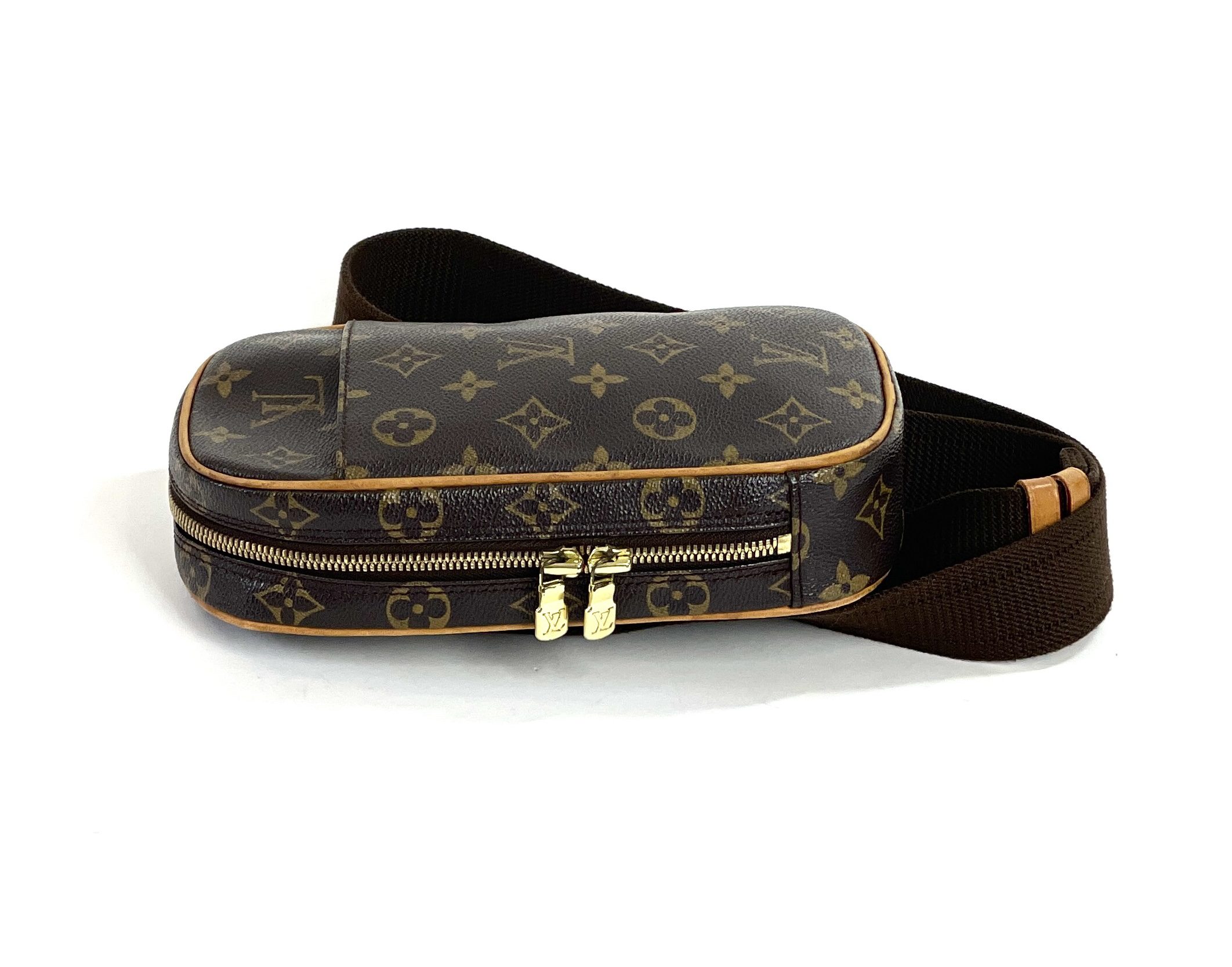 Louis Vuitton Pochette Gange/Bum Bag for Sale in Livermore, CA