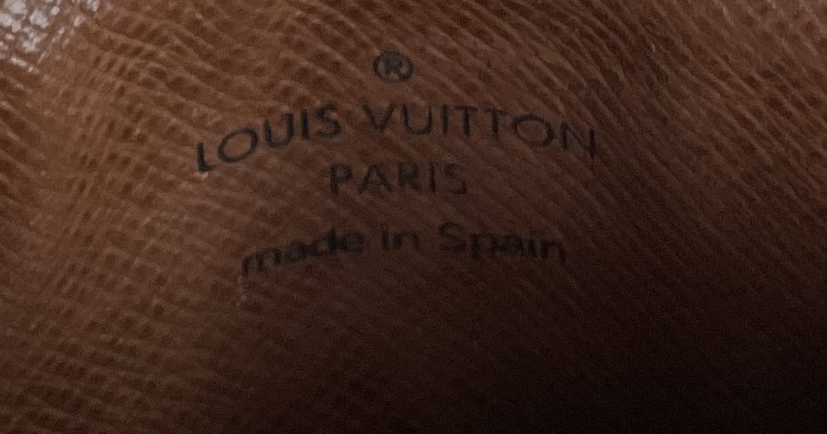 Louis Vuitton Porte monnaie schilling coin purse monogram CA0096