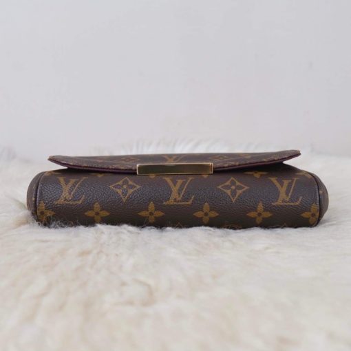 Louis Vuitton Favorite PM Monogram Crossbody 19