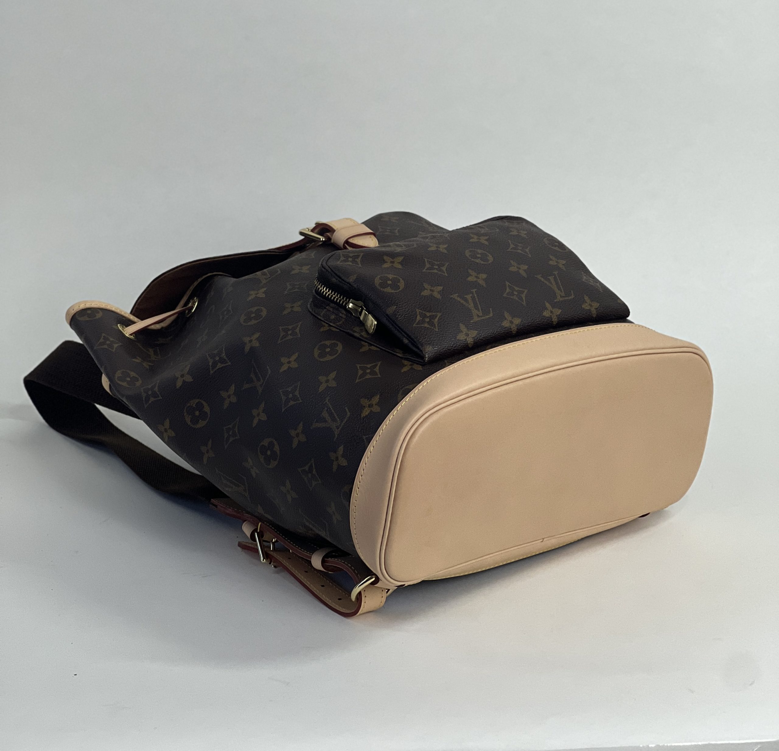 Louis Vuitton, Bags, Louis Vuitton Montsouris Monogram Canvas Mm Backpack  Bucket Vintage