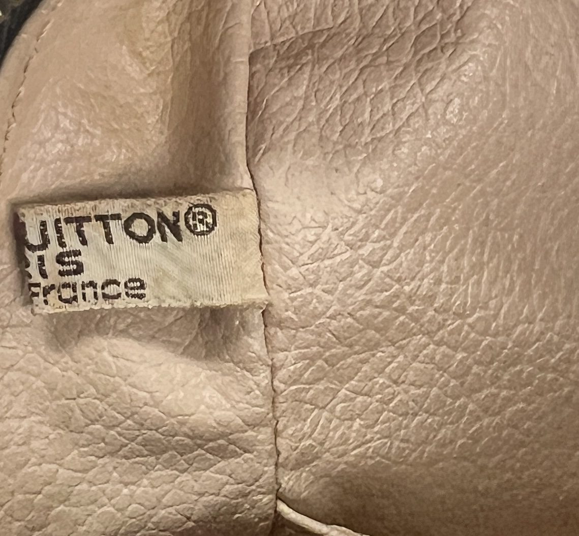 Louis Vuitton Monogram Toiletry Pouch 28 Unisex Travel Make Up Bag 69l –  Bagriculture