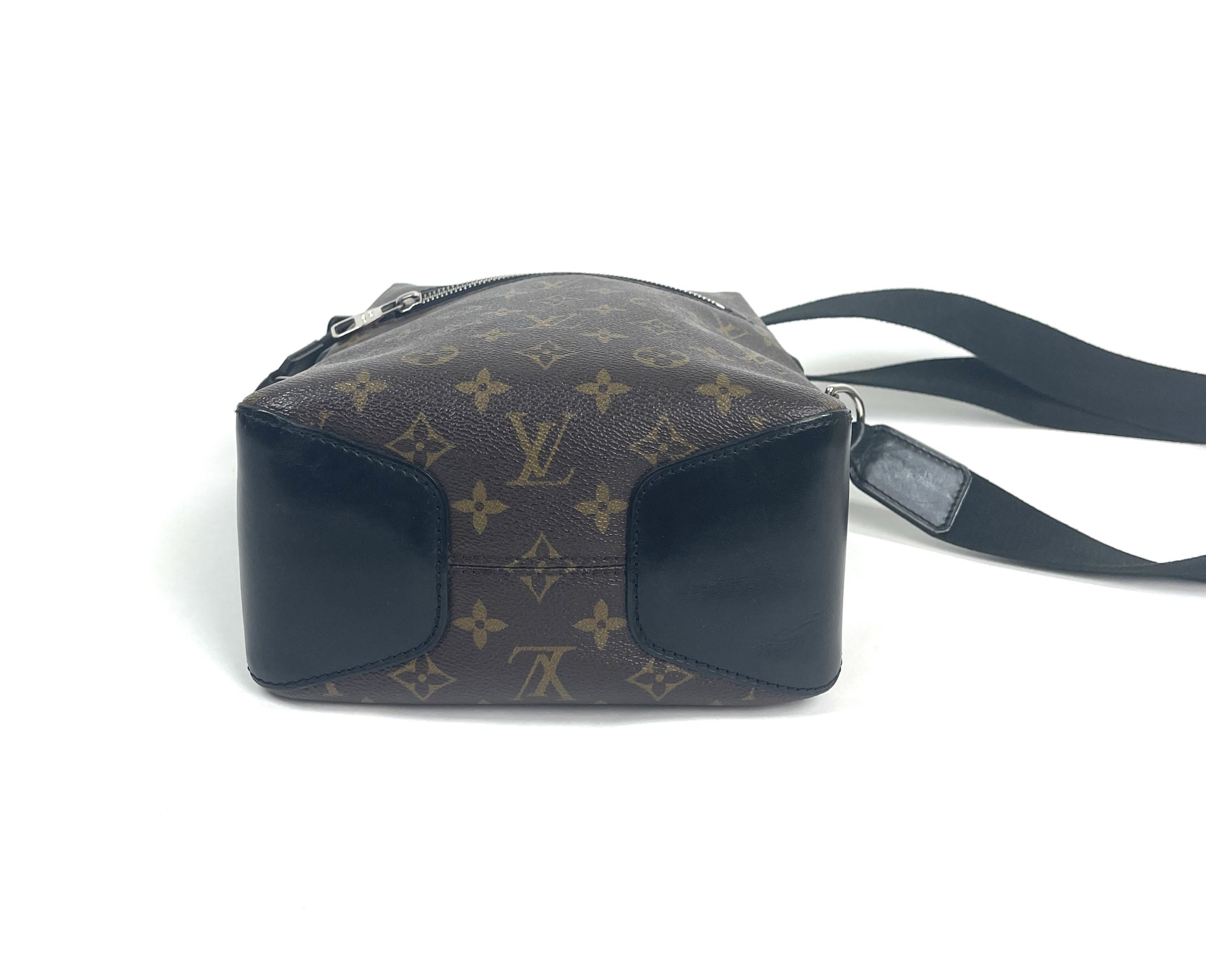 Louis Vuitton Monogram Macassar Torres PM - Brown Messenger Bags, Bags -  LOU230509