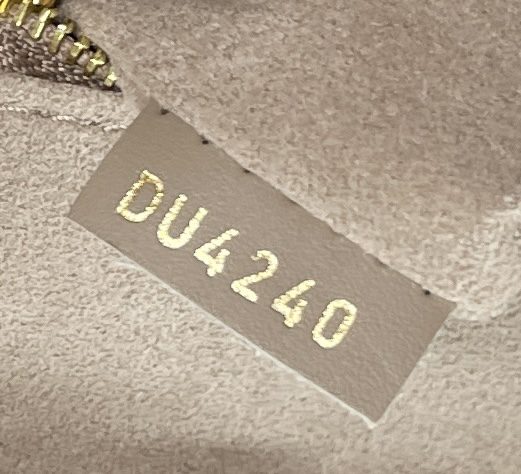 Louis Vuitton On the Go MM Turtle Dove Empreinte Leather – J'Adore